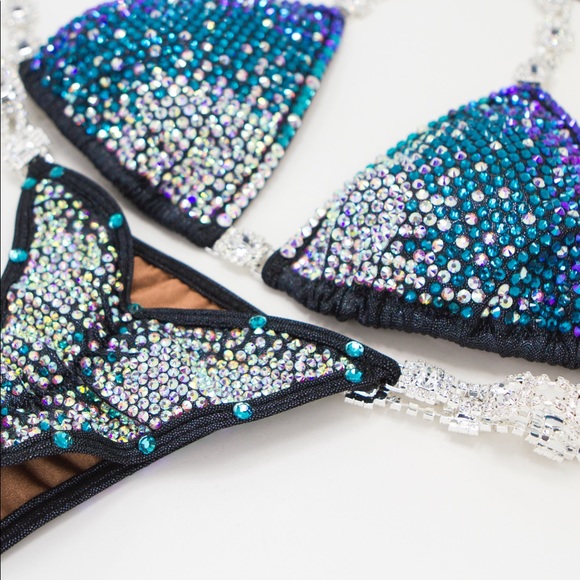 Competition Bikini - Picture 2 of 4